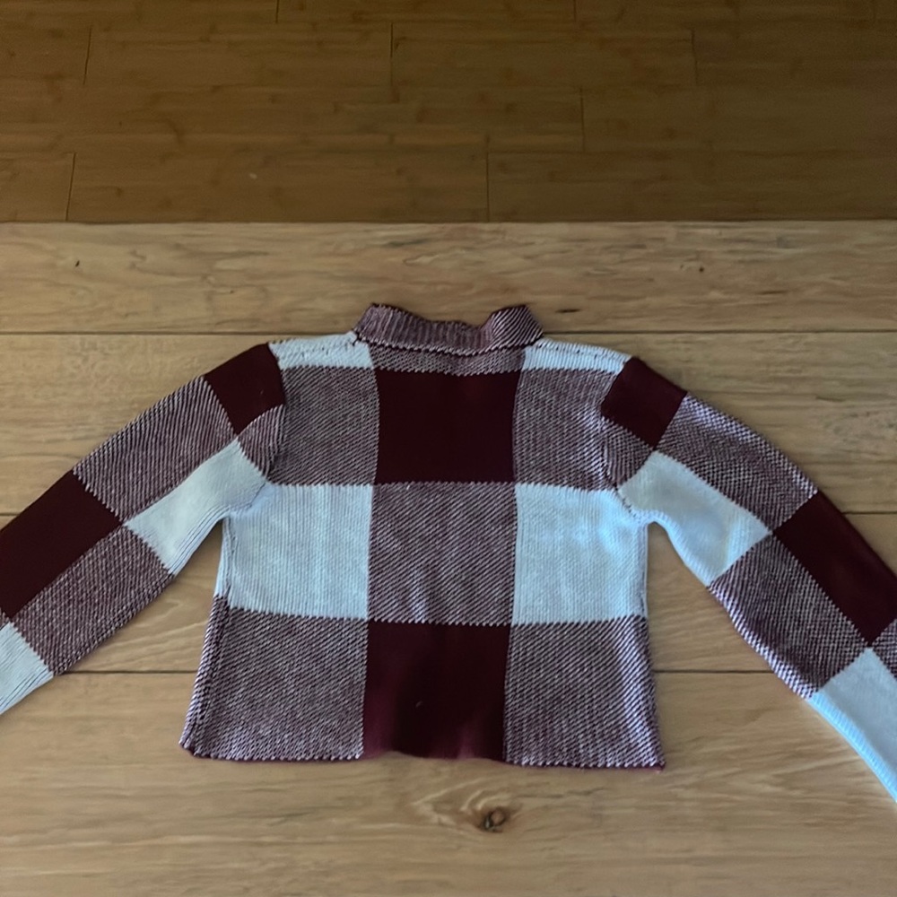 Turtle neck crop sweater